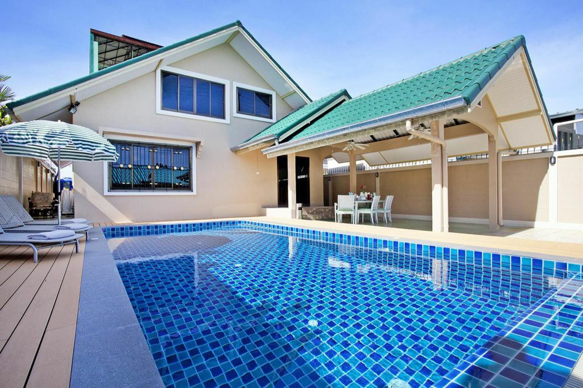 Pool Villa Tanzanite Near Walking Street Pattaya Ngoại thất bức ảnh